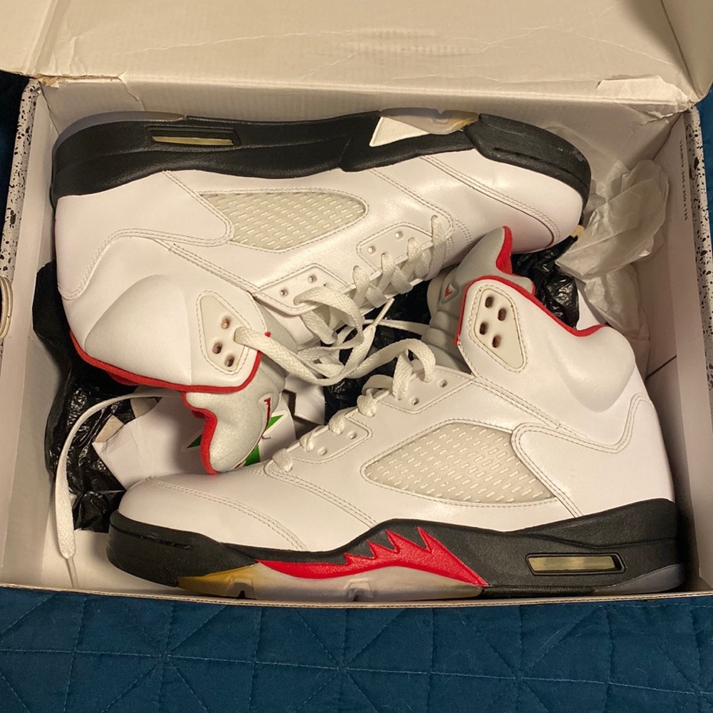 Jordan 5 Retro Fire Red sneakers from 2013 Size 10